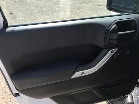 Used 2014 Jeep Wrangler Unlimited Sahara w/ Connectivity Group image 5