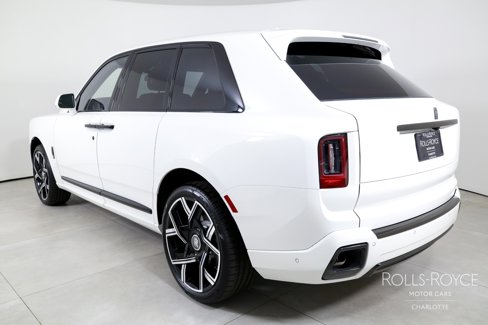 New 2025 Rolls-Royce Cullinan Black Badge image 7
