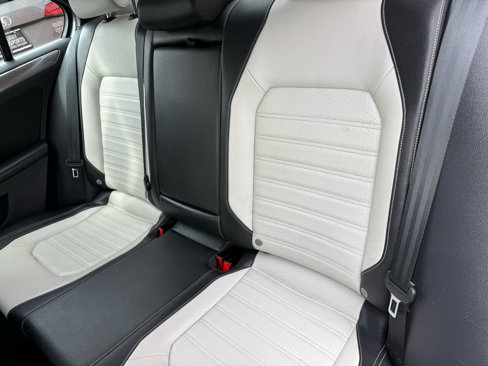 Used 2016 Volkswagen Jetta Sport image 7