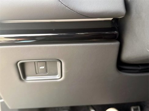 New 2025 Land Rover Range Rover SE image 28