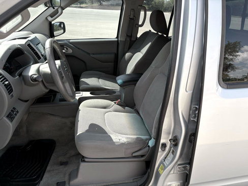 Used 2016 Nissan Frontier SV image 41