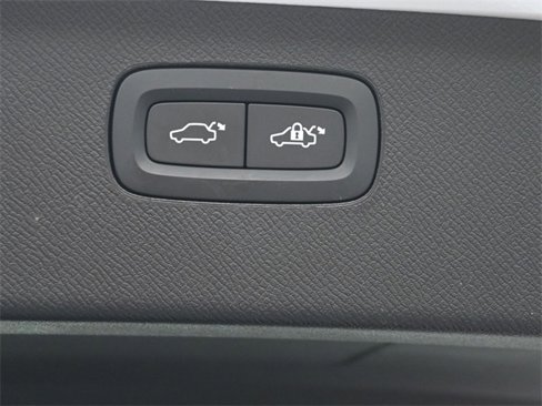 Used 2024 Volvo XC90 B6 Plus w/ Protection Package Premier image 31