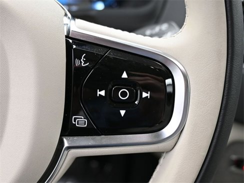 Used 2025 Volvo XC90 B6 Plus w/ Protection Package Premier image 24