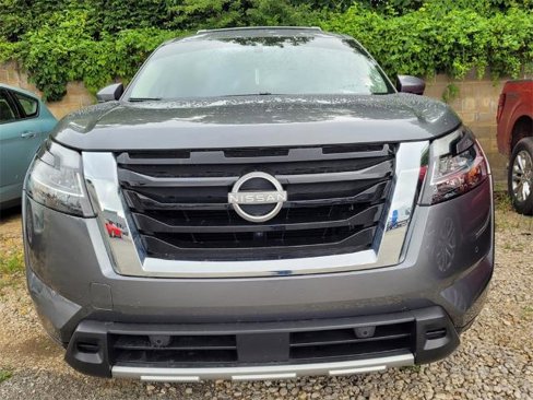 Used 2024 Nissan Pathfinder Platinum image 2