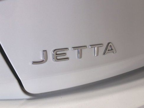 Used 2023 Volkswagen Jetta SE image 14