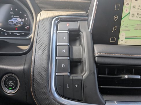 Used 2023 GMC Yukon XL AT4 image 20