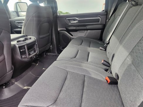 New 2025 RAM 1500 4x4 Crew Cab image 9