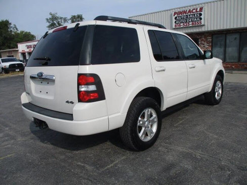 Used 2010 Ford Explorer XLT image 3