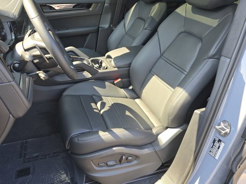 New 2025 Porsche Cayenne GTS image 5