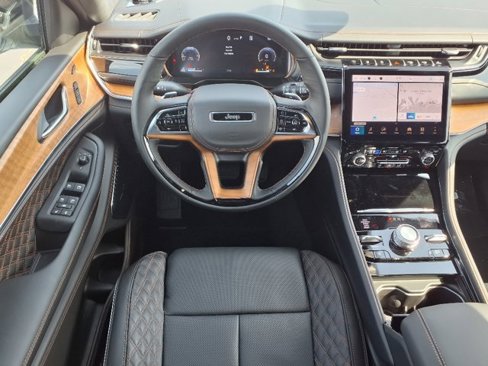 New 2025 Jeep Grand Cherokee L Summit image 13