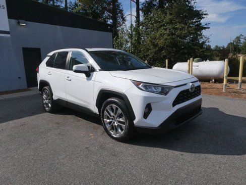 Used 2019 Toyota RAV4 XLE Premium image 3
