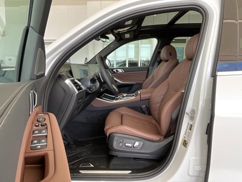New 2026 BMW X5 xDrive50e w/ Premium Package image 11