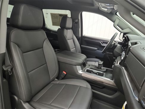 Used 2025 Chevrolet Silverado 1500 LTZ image 33