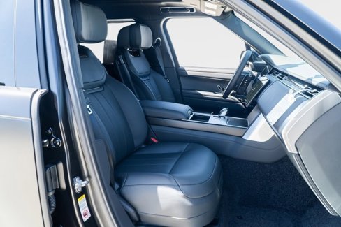 New 2025 Land Rover Range Rover SV image 19