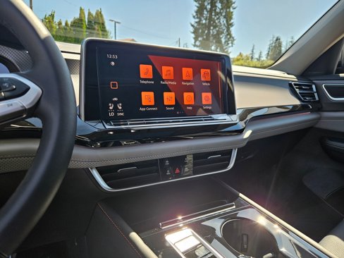 New 2025 Volkswagen Atlas Peak Edition SE image 18