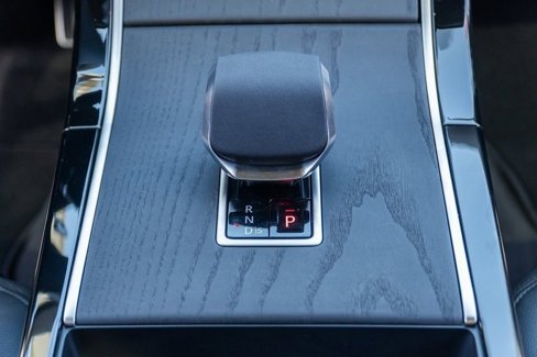 New 2026 Land Rover Range Rover Velar Dynamic SE image 18