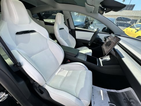 Used 2024 Tesla Model 3 Performance image 16