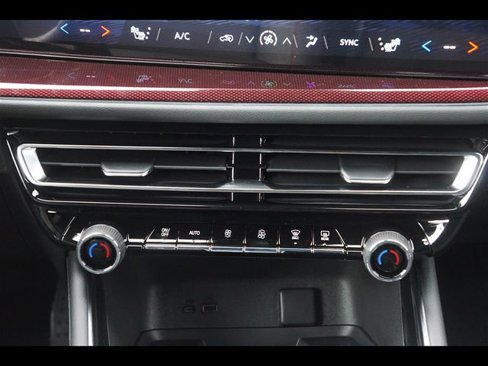 New 2026 Chevrolet Traverse Z71 w/ Enhanced Driving Package image 11