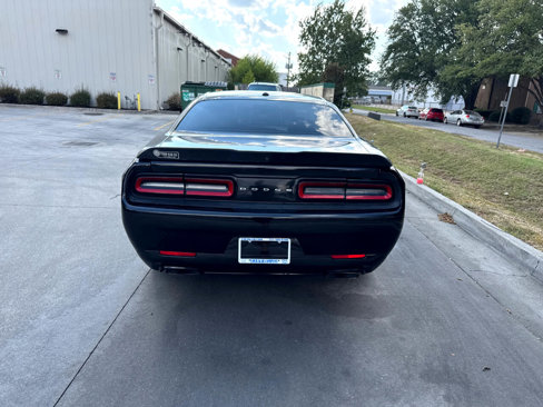 Used 2019 Dodge Challenger R/T w/ Blacktop Package image 9