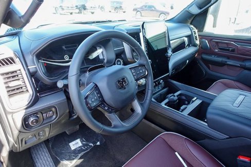 New 2025 RAM 1500 Limited image 15