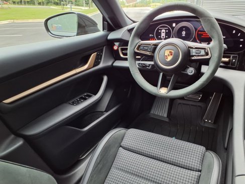 Used 2025 Porsche Taycan 4S image 23