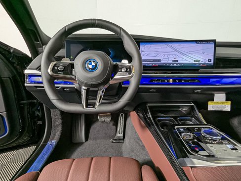 New 2026 BMW 750e xDrive w/ Premium Package image 19