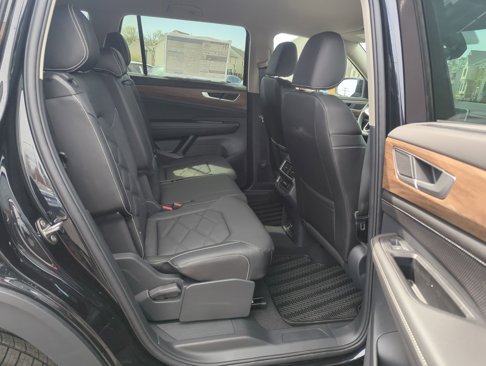 New 2025 Volkswagen Atlas SE image 46