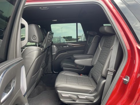Used 2023 Cadillac Escalade Sport Platinum w/ LPO, ONYX Package image 19