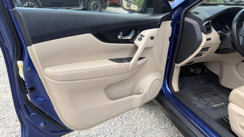 Used 2017 Nissan Rogue SL image 10