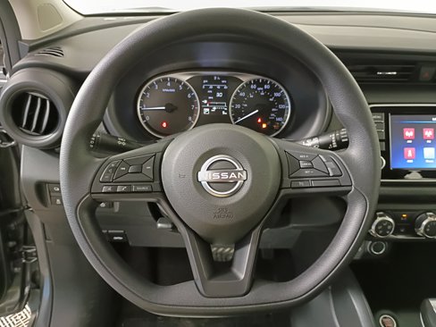 New 2025 Nissan Kicks Play S image 23