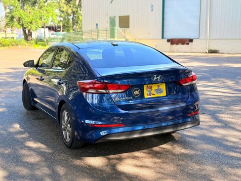Used 2017 Hyundai Elantra SE image 3