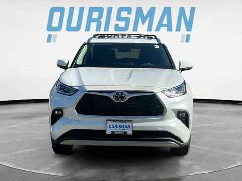 New 2025 Toyota Highlander Platinum image 8