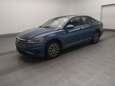 Used 2021 Volkswagen Jetta SE image 2
