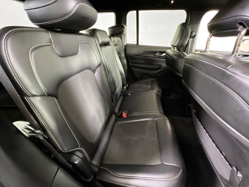 Used 2023 Jeep Grand Cherokee Altitude image 26