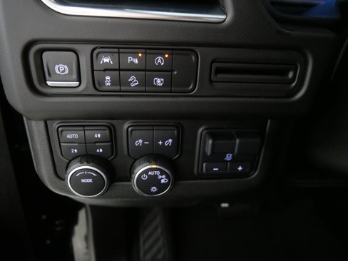 Certified 2023 Chevrolet Tahoe Z71 w/ Luxury Package image 28
