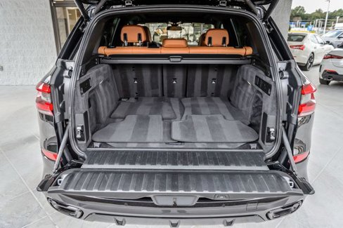 Used 2022 BMW X5 xDrive40i w/ M Sport Package image 11