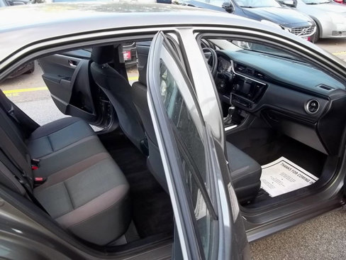Used 2017 Toyota Corolla LE image 10