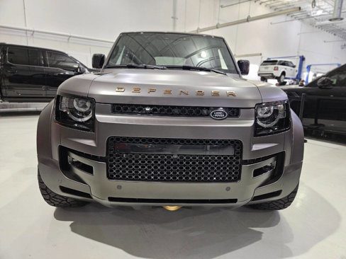 Used 2025 Land Rover Defender 110 image 46