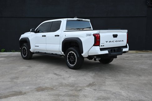Used 2025 Toyota Tacoma TRD Off-Road image 3