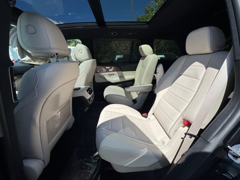 New 2026 Mercedes-Benz GLS 580 4MATIC image 23