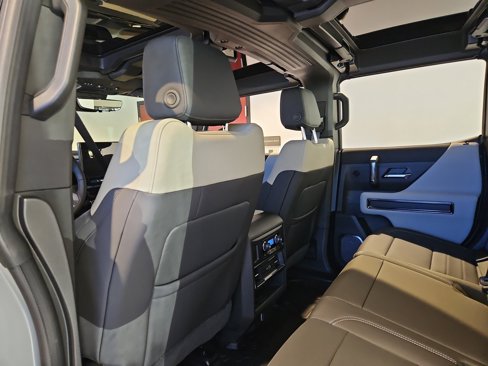 New 2026 GMC Hummer EV 4x4 Crew Cab image 8