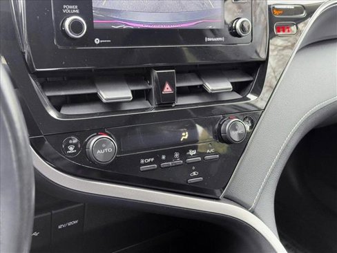 Used 2022 Toyota Camry SE image 15