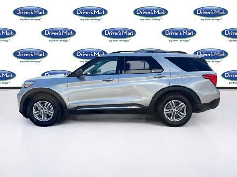 Used 2024 Ford Explorer XLT w/ Equipment Group 202A image 5