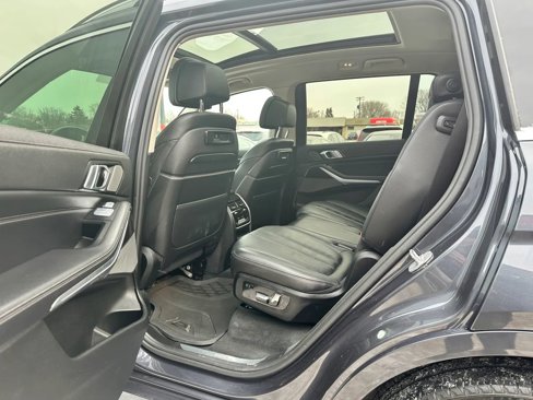 Used 2019 BMW X7 xDrive40i w/ Premium Package image 17