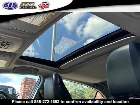 Used 2021 Toyota Camry SE w/ Cold Weather Package image 12