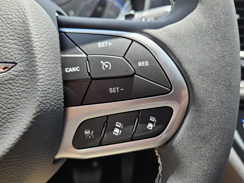 New 2026 Chrysler Pacifica Select image 13