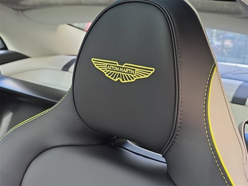 New 2025 Aston Martin Vanquish image 4