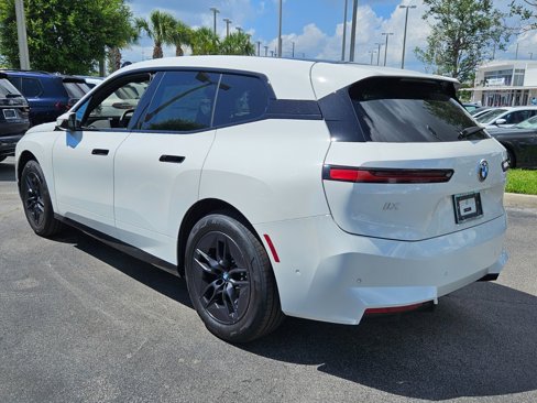 New 2026 BMW iX xDrive60 w/ Premium Package image 7