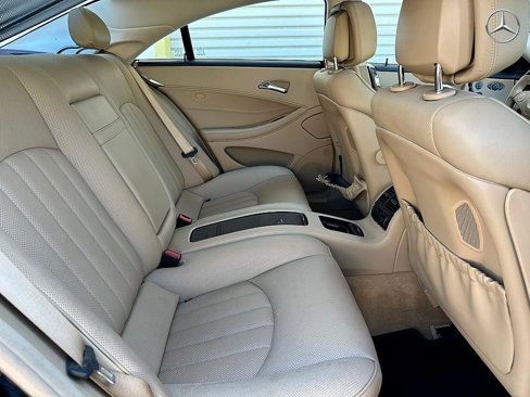Used 2010 Mercedes-Benz CLS 550 w/ Premium I Pkg image 13