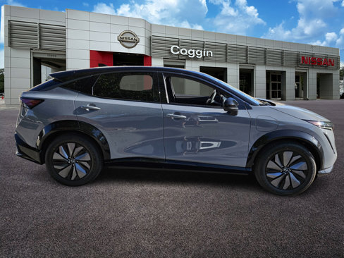 New 2025 Nissan Ariya AWD image 7